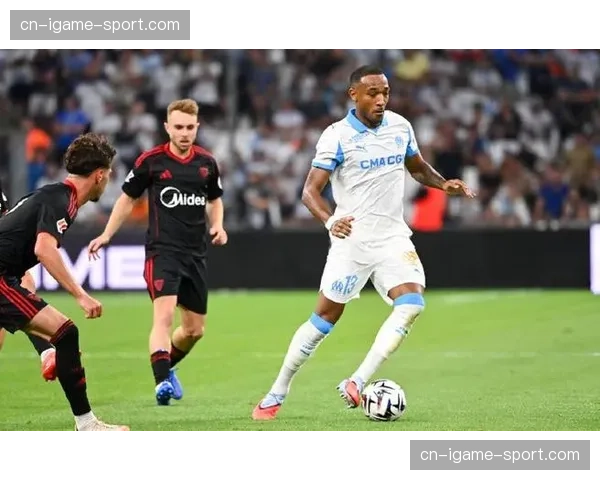 法国职业足球联盟发布2025-26赛季法甲联赛中期商业报告，转播收入同比增长8%